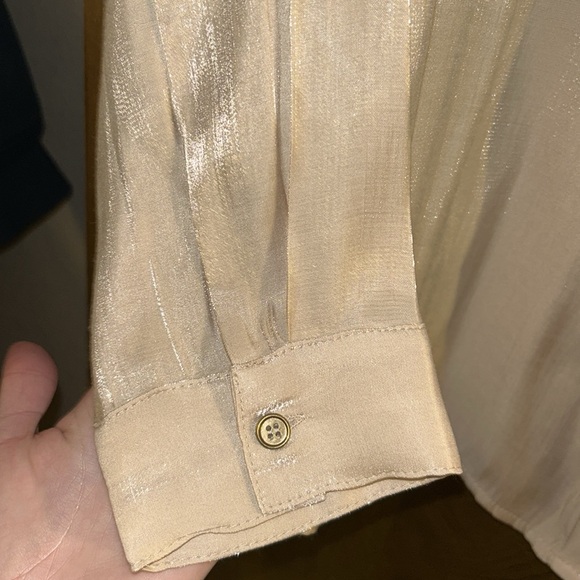 Entro Women’s Button Down Gold Shirt Shimmer Holiday Blouse size Medium - Picture 5 of 10